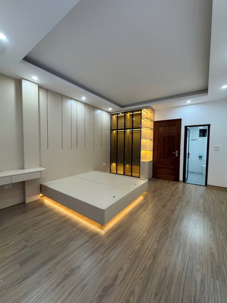 BÁN NHÀ VĂN CHƯƠNG DIỆN TÍCH 38M2, 6 TẦNG, 4.5M2, GIÁ 9.8 TỶ